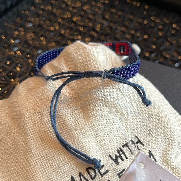 NWT 🗳️ VOTE Bracelet • Navy/Red Handwoven Beaded • Adjustable • Graphic Image - Picture 8 of 11
